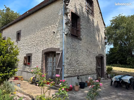 a 15 minutes de nogent-le-rotrou dans un hameau calme maison a renover