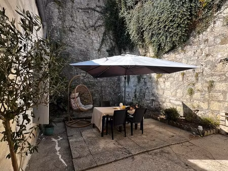 appartement t3 avec cour privative sans vis-à-vis - centre saintes