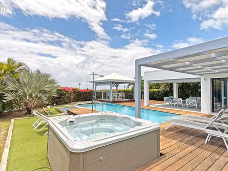 villa d'architecte contemporaine : vue mer  piscine chauffée & spa