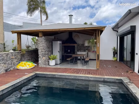 villa contemporaine meublée 3 ch. piscine + pool house – le tampon (400)