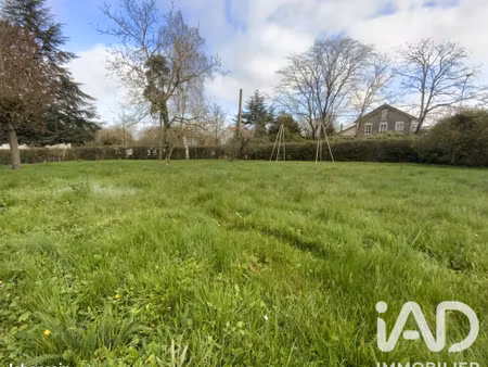 terrain 834 m² les granges-le-roi