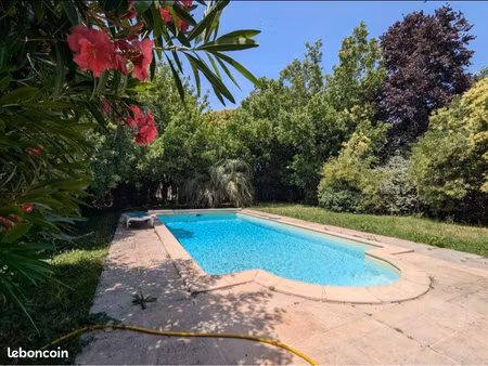 maison familiale avec piscine de 169m2