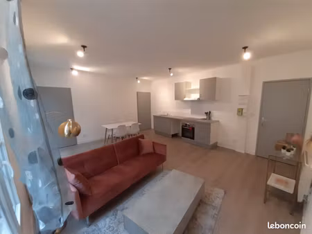 t2 meublé 44m2 très propre proche uco dispo 30 juin