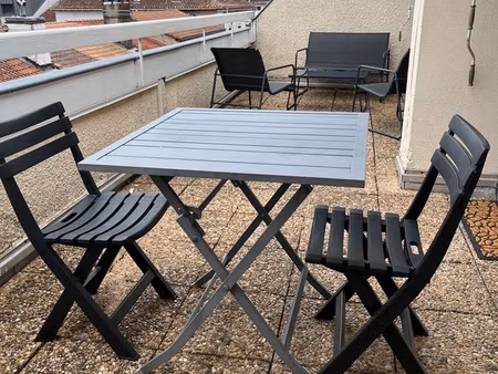 studio meublé avec terrasse et place de parking