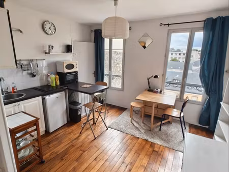 versailles saint louis - studio meublé de 21m2 au 4ème étage