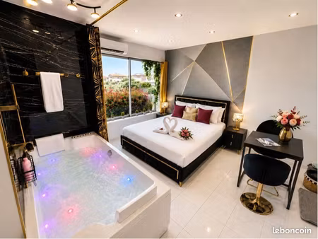 appartement jacuzzi frontignan-plage