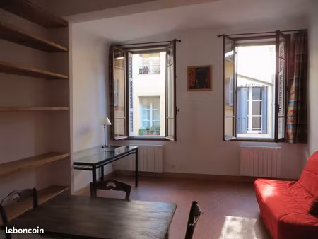 studio lumineux avec mezzanine