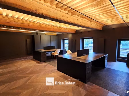 bureaux 150 m²
