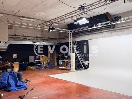 bureau 335 m²