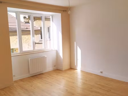 spatieux t2 lumineux 52 m²