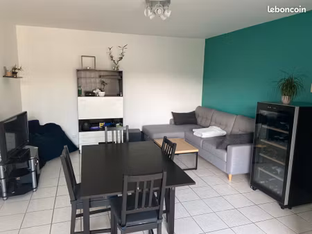 location t2 avec terrase + garage secteur parc de l'ovalie