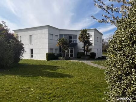 bureau 480 m²