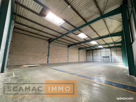 local industriel 824 m²