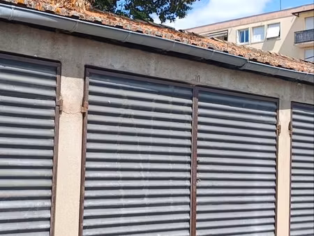 garage - box 15 m2 hyper centre