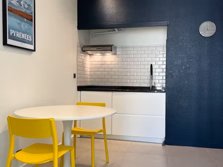 ? studio meublé - centre pau - pour étudiant disponible