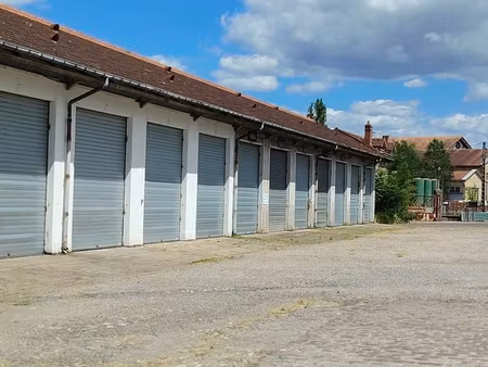 loue 2 grands dépôts