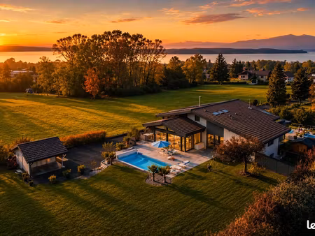 propriété d’exception au bord du lac léman - villa contemporaine de 432 m² avec 2 piscines