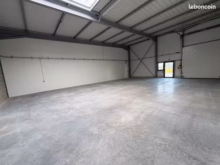 local d’activité / entrepôt 159 m² (2 loyers offerts)