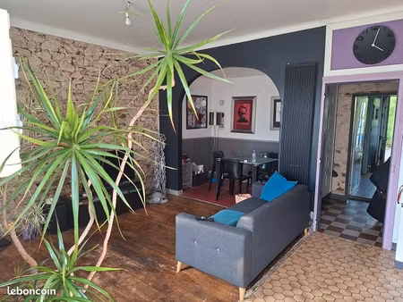 maison de : 107 m² et terrain de : 240m2