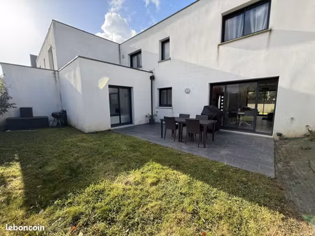 maison 7 pièces 147 m²