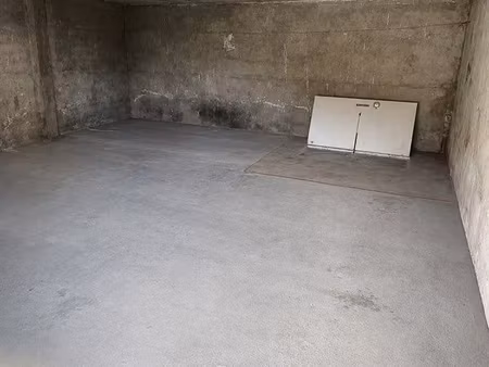garage/box/parking 31m2 avec cave