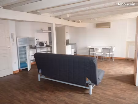 studio lumineux centre figeac 40m2
