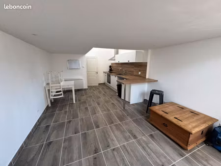 grand studio de 39 m² avec mezzanine dans maison mitoyenne