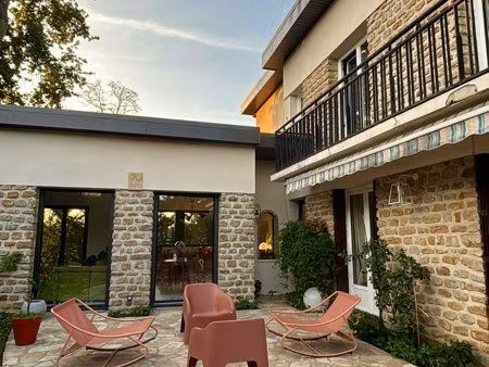 maison de 140 m²  4 chambres  avec grand jardin arboré  bords d’huisne