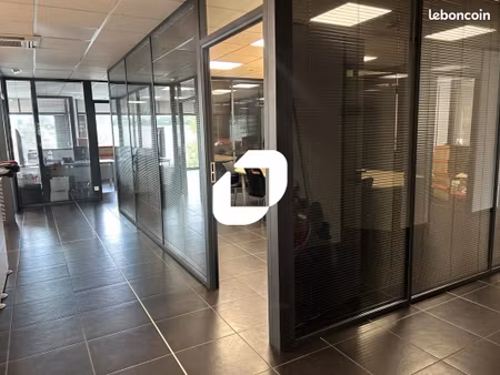 bureau 350 m²