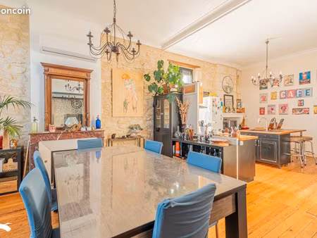 maison 6 pièces 240 m²