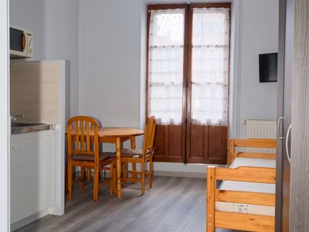 chambre meublée pour étudiant(e)