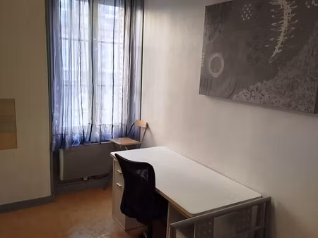 chambre d'étudiante ville haute laon