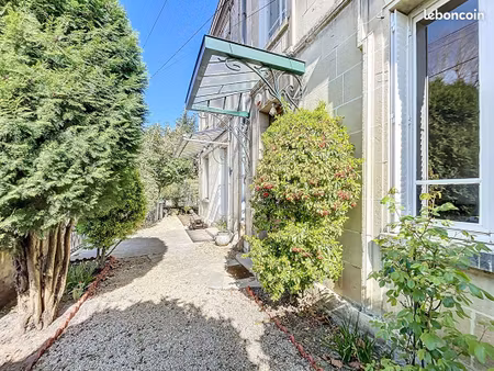 maison 9 pièces 207 m²