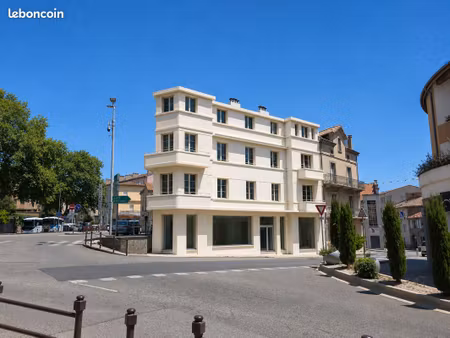 local professionnel / commercial de 400 m² – place de la paix à aubenas (jules)