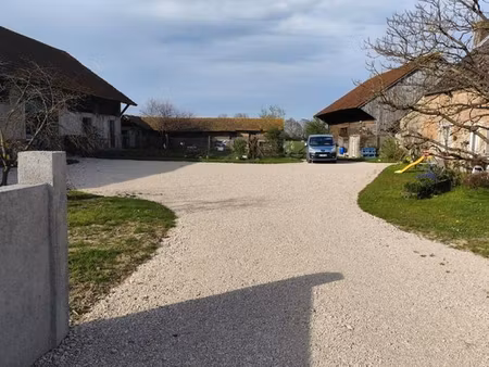 ferme avec dépendance  écurie+ 3hectares