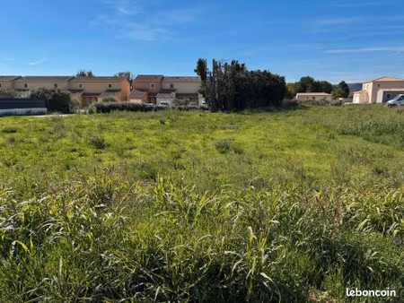 terrain 310 m² cabrieres d avignon