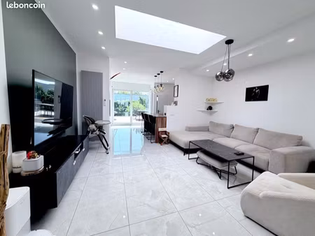 maison bel étage de 130m2 habitables - coup de cœur sur wattrelos  5 minutes à pied du par
