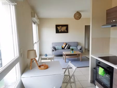 bel appartement meublé avec balcon et parking