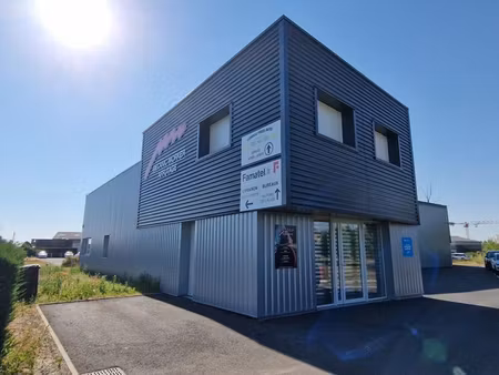 bureaux 237 m² savigneux