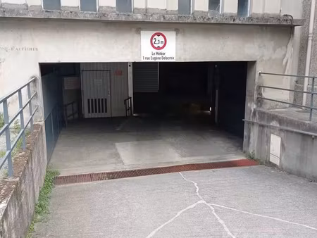 parking/box 1 pièce 15 m²