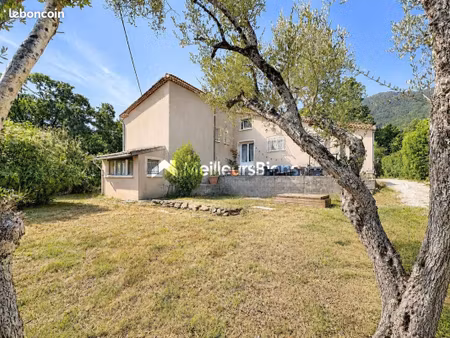 maison 8 pièces 134 m²