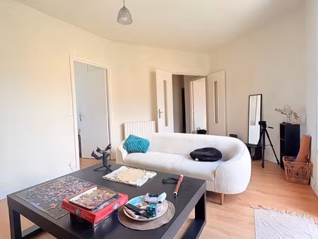 f3 lumineux avec vue mer – centre-ville de bastia