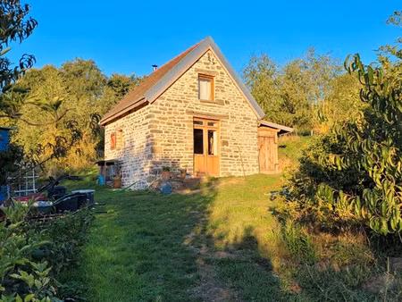 maison atypique avec terrain de 7850m2