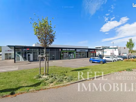 bureaux  local commercial 80 m² auch
