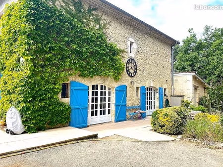 maison 15 pièces 240 m²