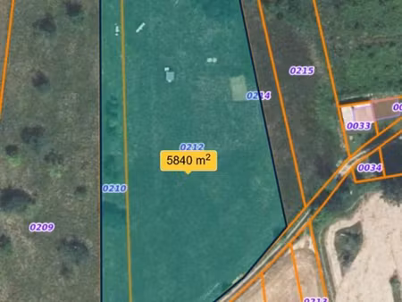 terrain 5800 m²