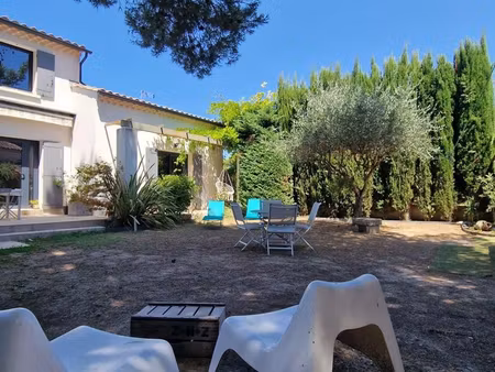 villa 4 pièces 100 m²