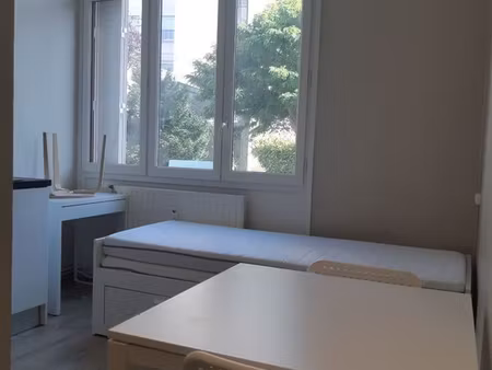 studio 1 pièce 14 m²