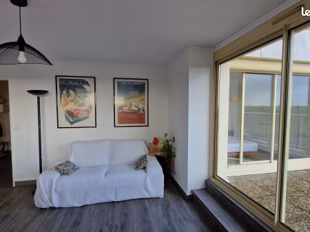loue t2 meublé avec terrasse