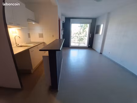 appartement refait à neuf parking prive